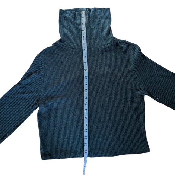 Garage Forest Green Turtleneck Ribbed Short Sweater Women Size Medium - Picture 8 of 11